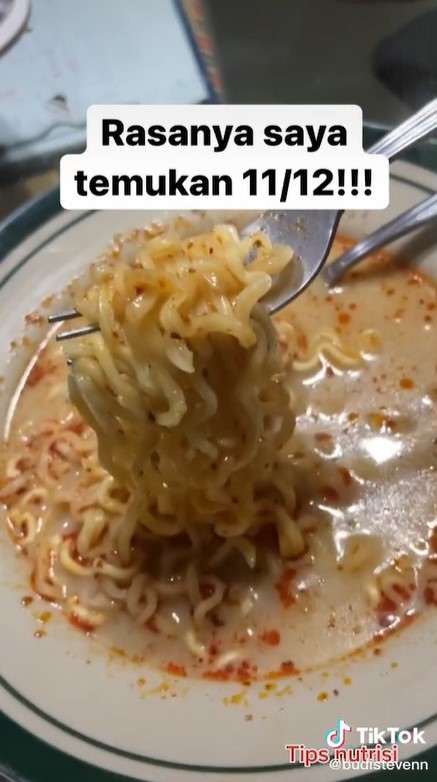 Tak banyak yang tahu, begini trik bikin mi instan agar rendah kalori