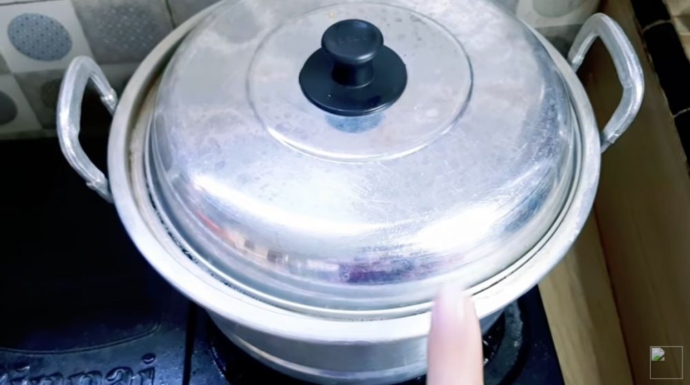 Cara merebus ketupat tanpa presto ini bikin awet 2 hari di suhu ruang