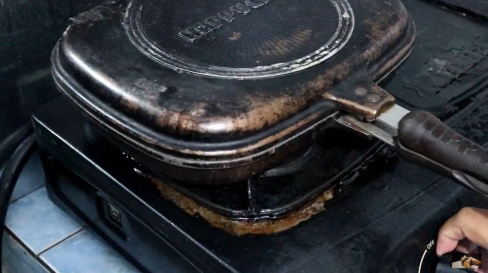 Cuma butuh 10 menit, ini cara cepat mencairkan ikan beku dari freezer