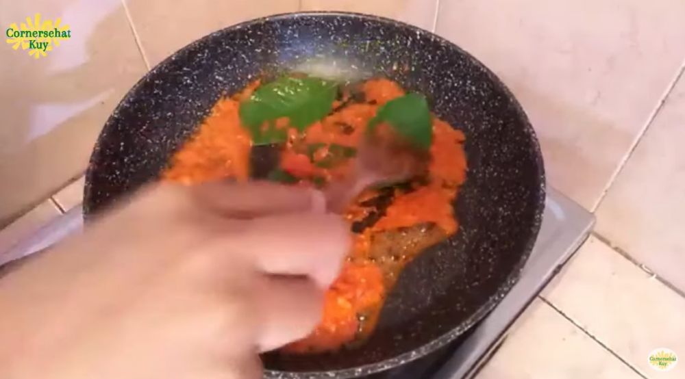 Tanpa minyak, begini 7 cara membuat sambal goreng kentang yang sehat dan rendah kalori