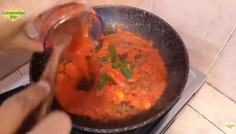 Tanpa minyak, begini 7 cara membuat sambal goreng kentang yang sehat dan rendah kalori