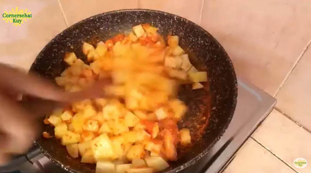Tanpa minyak, begini 7 cara membuat sambal goreng kentang yang sehat dan rendah kalori