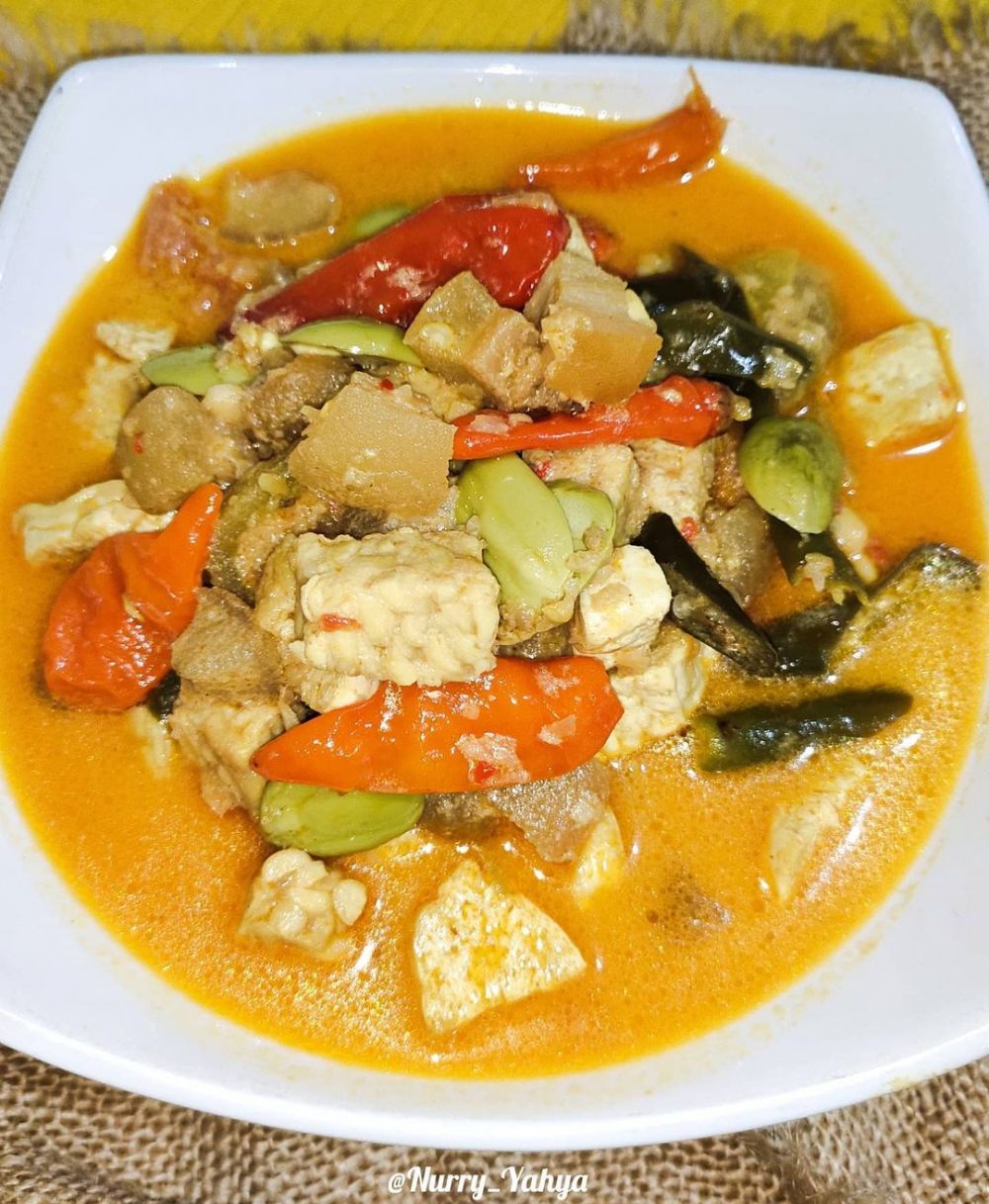 17 Resep olahan kikil sapi kuah santan spesial Lebaran, lezat, gurih, dan menggugah selera