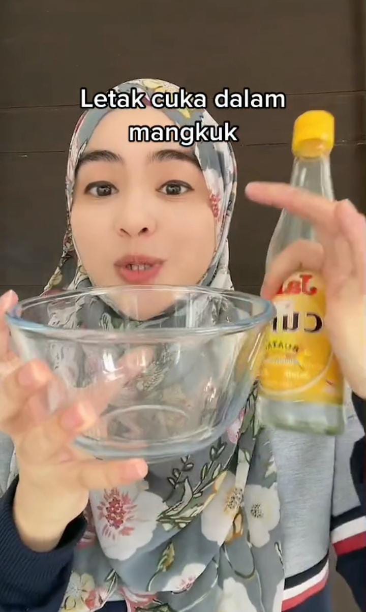 Pakai 2 bahan dapur, ini cara jitu hilangkan bau tidak sedap pada microwave