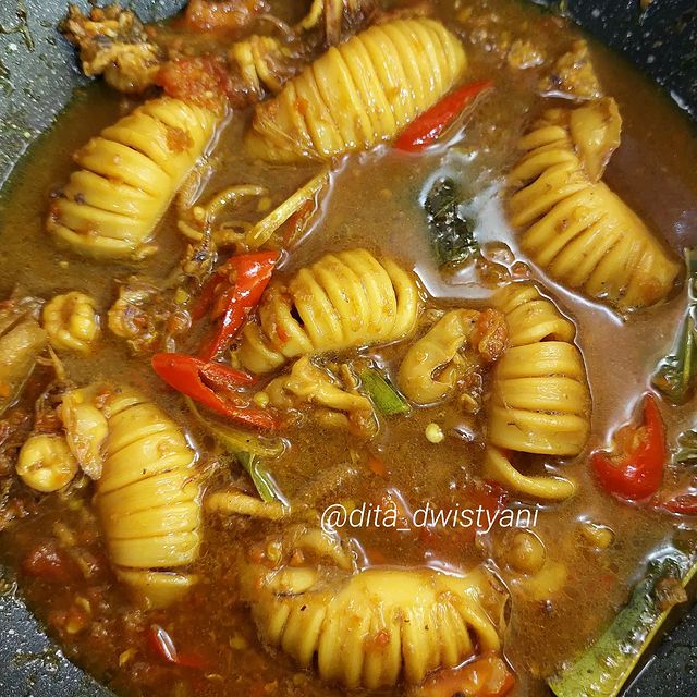 16 Resep oseng cumi pedas, nikmat dan mudah dibuat