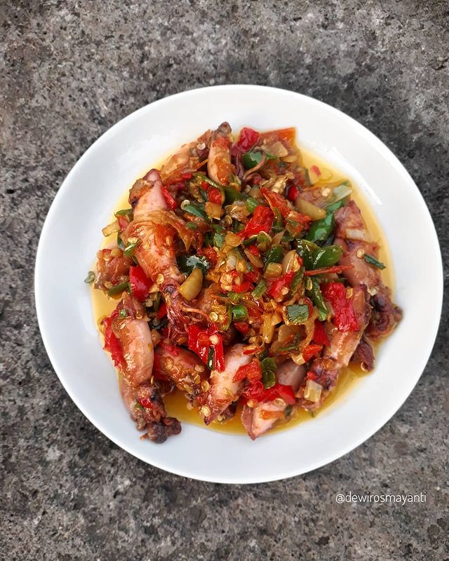 16 Resep oseng cumi pedas, nikmat dan mudah dibuat