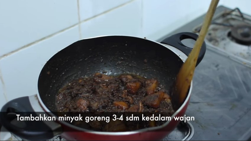 Selamatkan sebelum basi, ini trik menghangatkan rendang agar tekstur tetap utuh dan tak berubah rasa