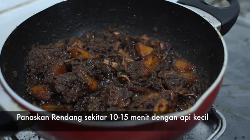 Selamatkan sebelum basi, ini trik menghangatkan rendang agar tekstur tetap utuh dan tak berubah rasa
