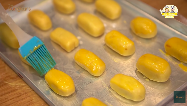 Kreasi kue kering Lebaran 10 seleb yang menggiurkan & mudah dibuat, Ussy Sulistiawaty pakai resep ibu