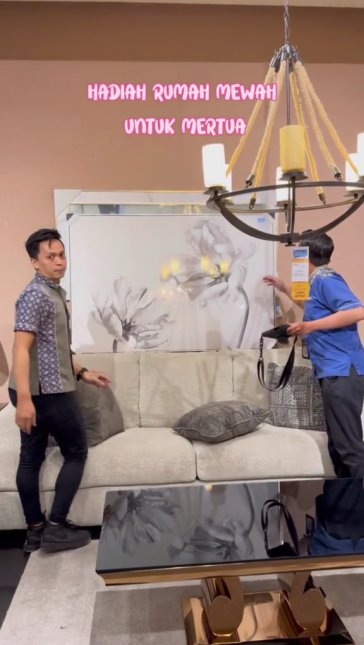 seleb tiktok bangun rumah untuk mertua © TikTok seleb tiktok bangun rumah untuk mertua © TikTok