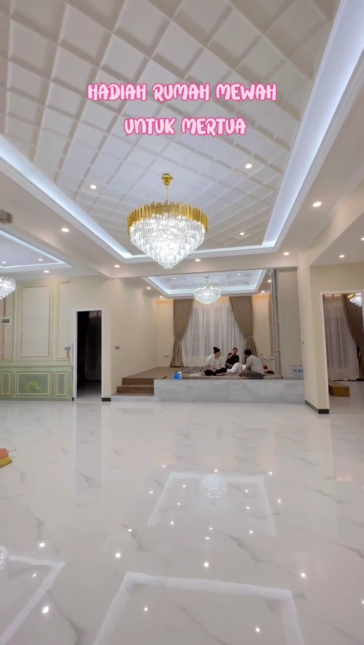 seleb tiktok bangun rumah untuk mertua © TikTok