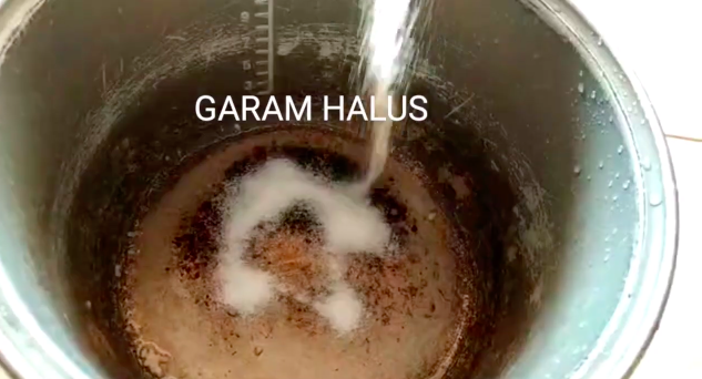 Tanpa sabun, ini trik hilangkan kerak gosong di panci rice cooker cuma pakai 1 bahan dapur