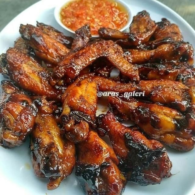 13 Resep olahan sayap ayam bumbu pedas manis enak, sederhana, dan aromanya bikin lapar