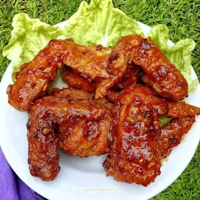 13 Resep olahan sayap ayam bumbu pedas manis enak, sederhana, dan aromanya bikin lapar