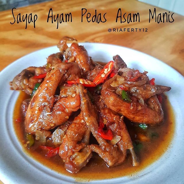 13 Resep olahan sayap ayam bumbu pedas manis enak, sederhana, dan aromanya bikin lapar
