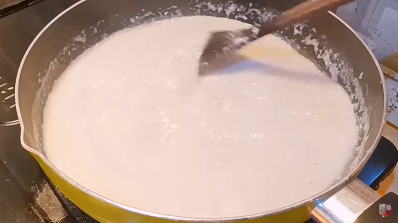 Trik masak beras ketan agar hasilnya lembut dan tak cepat basi, awet 2 hari tanpa kulkas