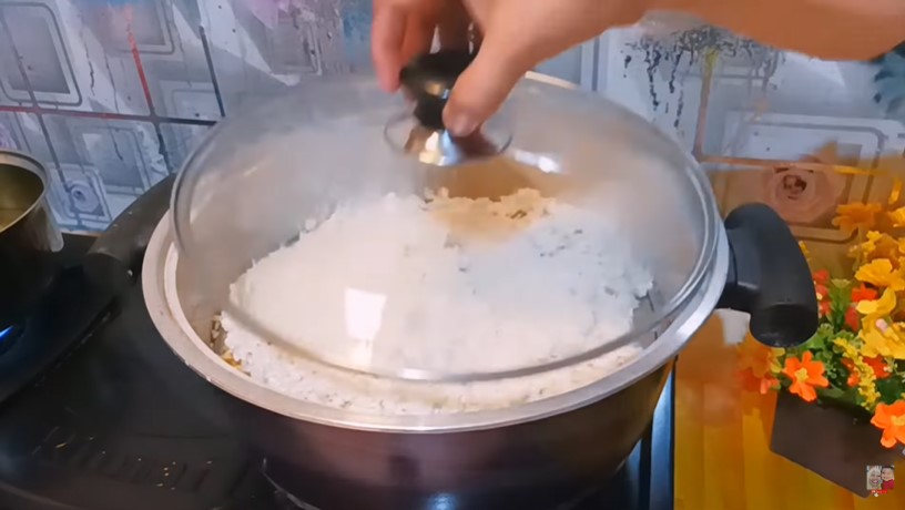 Trik masak beras ketan agar hasilnya lembut dan tak cepat basi, awet 2 hari tanpa kulkas