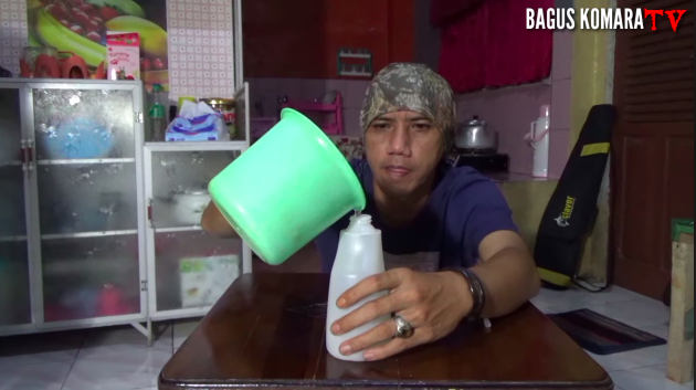 Modal Rp1.000, ini trik mudah mengusir lalat dari meja makan