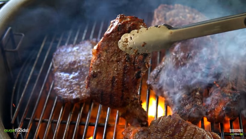 Bukan nanas, cara mengempukkan daging pakai 1 buah ini bikin teksturnya gampang dikunyah