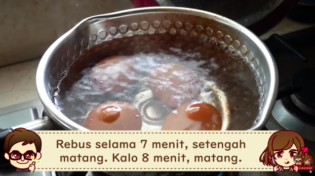 Disajikan sebagai pelengkap ramen, ini 9 cara bikin telur rebus nitamago yang cantik dan antigagal