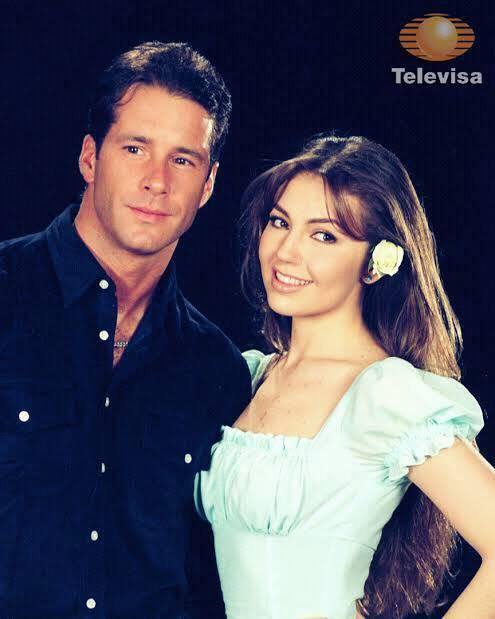 nostalgia Fernando Carrillo dan Thalia © berbagai sumber nostalgia Fernando Carrillo dan Thalia © berbagai sumber