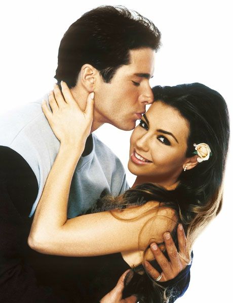 Pasangan ikonik di serial Rosalinda, ini 9 momen nostalgia kebersamaan Fernando Carrillo dan Thalia