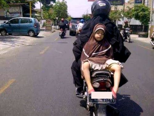 tak terduga ketemu emak di jalan © Facebook