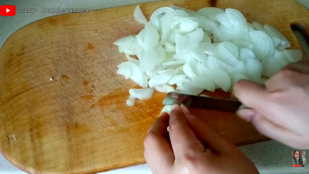Pakai 1 bahan dapur, ini trik menggoreng bawang bombay agar matang sempurna dan renyah tahan lama