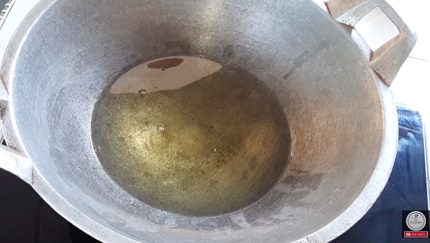 Tanpa menunggu minyak panas, ini trik bikin telur mata sapi agar kuningnya cantik di tengah