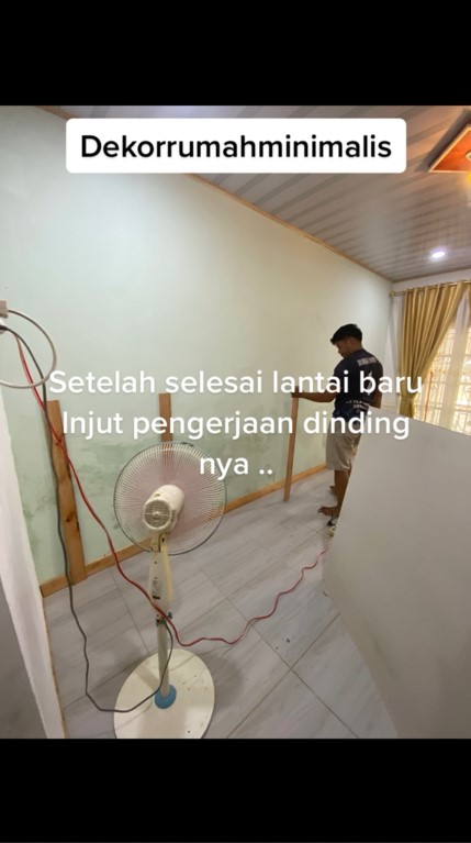 Ruang tamu dindingnya lembap © TikTok