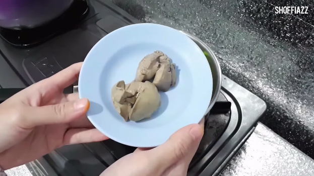 Pakai 2 bahan dapur, ini cara bersihkan hati ayam agar terbebas dari rasa pahit & antiamis saat diolah