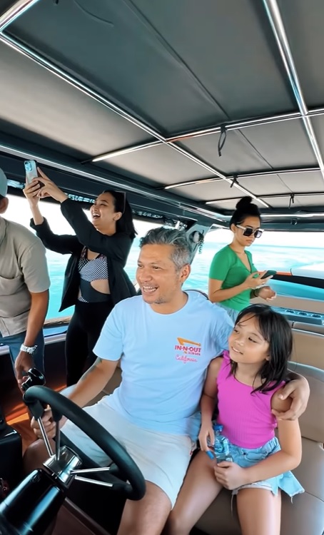 momen gading dan gisel ajak gempi liburan © berbagai sumber