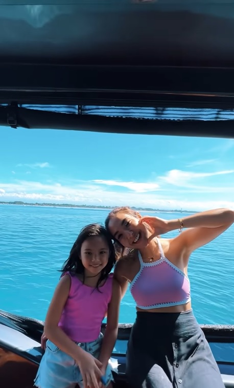 momen gading dan gisel ajak gempi liburan © berbagai sumber