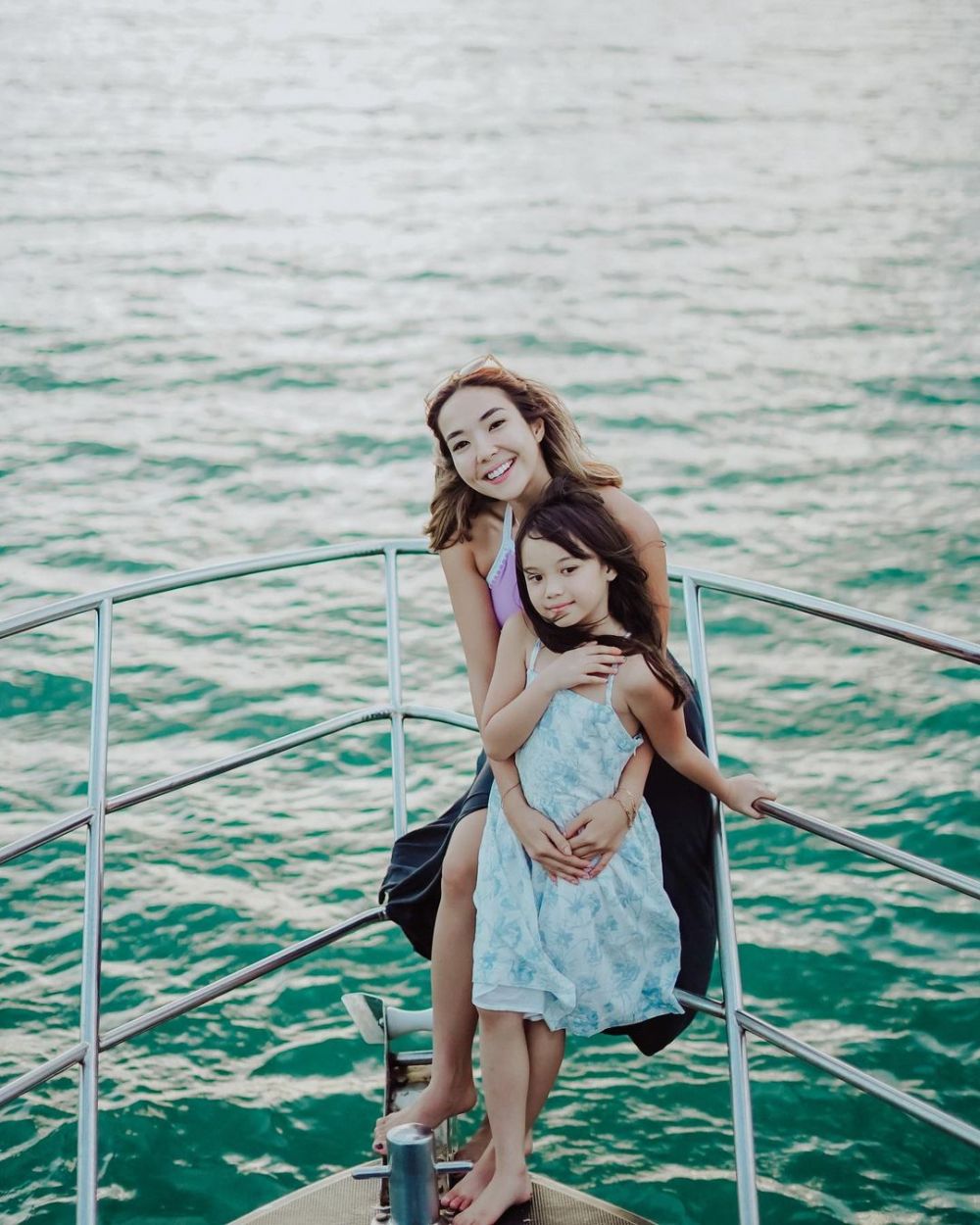 momen gading dan gisel ajak gempi liburan © berbagai sumber