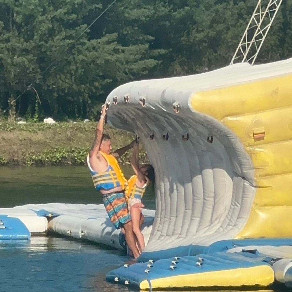 momen gading dan gisel ajak gempi liburan © berbagai sumber