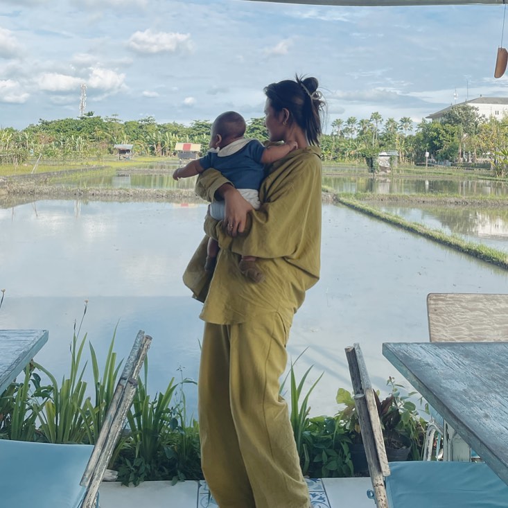 potret gaya sederhana indah permatasari di keseharian © berbagai sumber