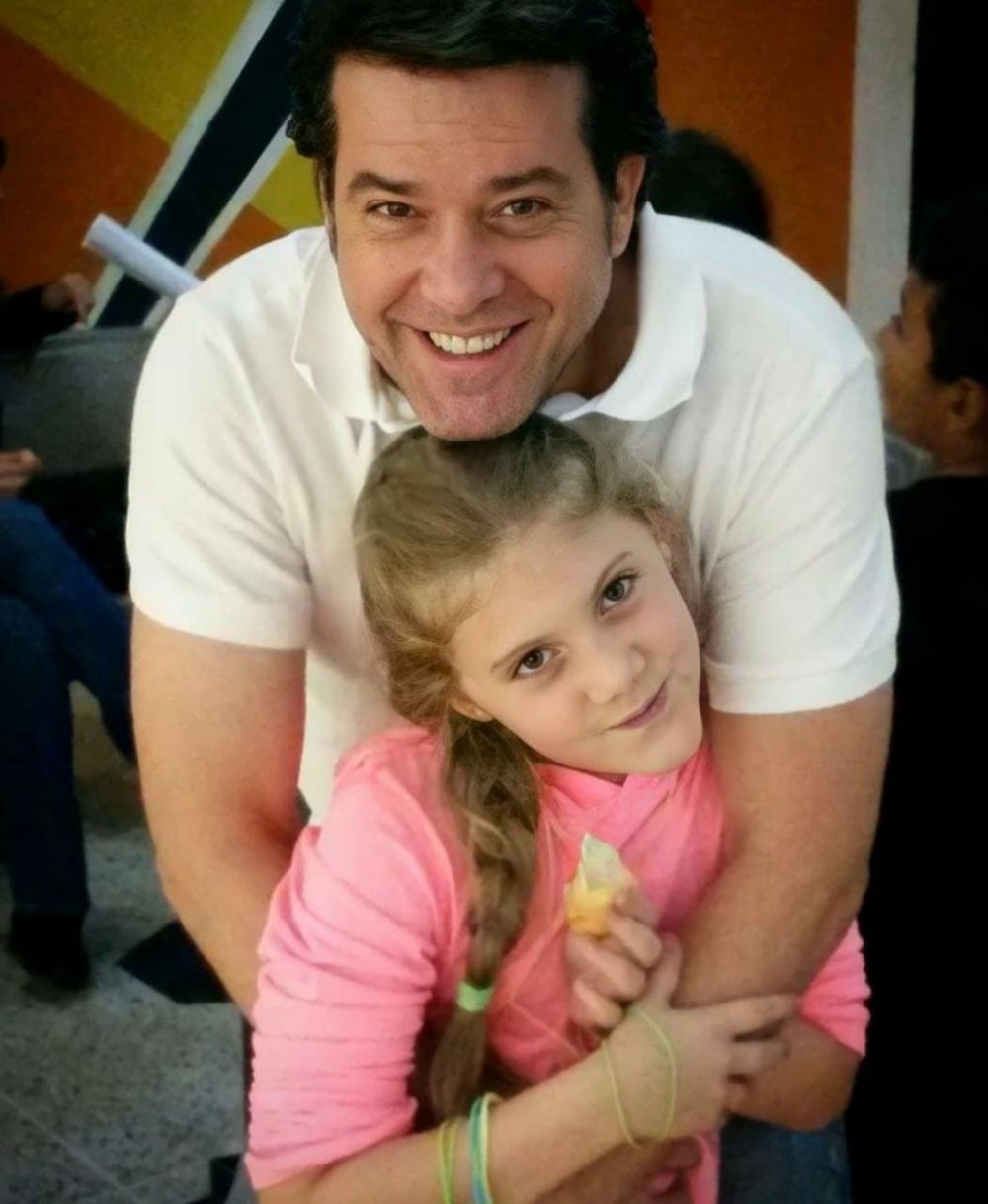 Ayah Dulce Maria terbaru © Instagram