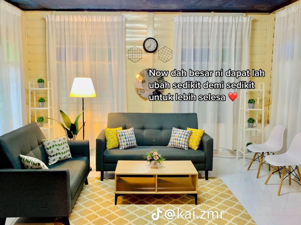 makeover ruang tamu rumah kayu © TikTok