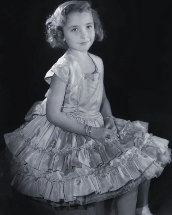 transformasi ibu thalia di rosalinda © berbagai sumber