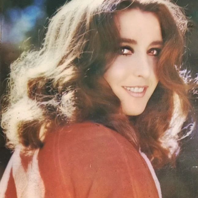 transformasi ibu thalia di rosalinda © berbagai sumber