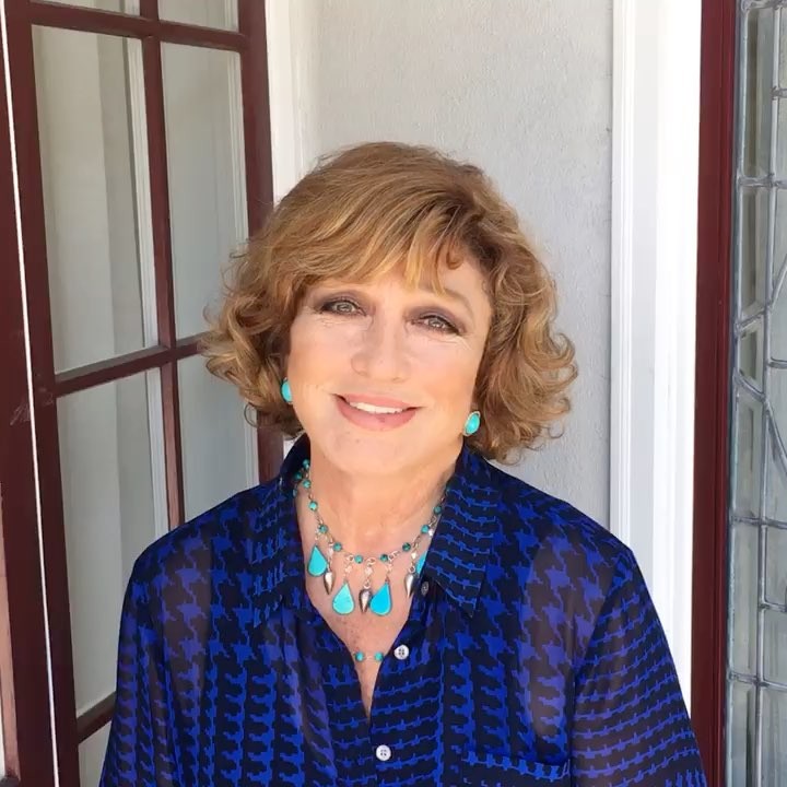 transformasi ibu thalia di rosalinda © berbagai sumber