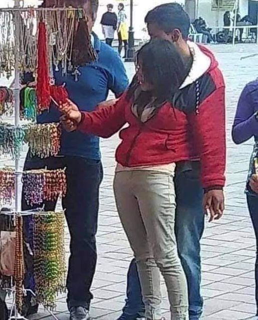 pasangan terlalu nempel © berbagai sumber pasangan terlalu nempel © berbagai sumber