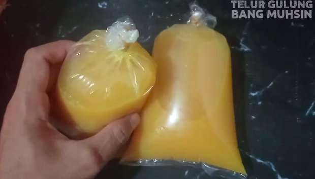 Tanpa bahan tambahan, ini trik menyimpan sisa adonan telur gulung agar bisa digunakan lagi