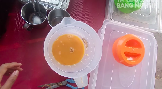 Tanpa bahan tambahan, ini trik menyimpan sisa adonan telur gulung agar bisa digunakan lagi