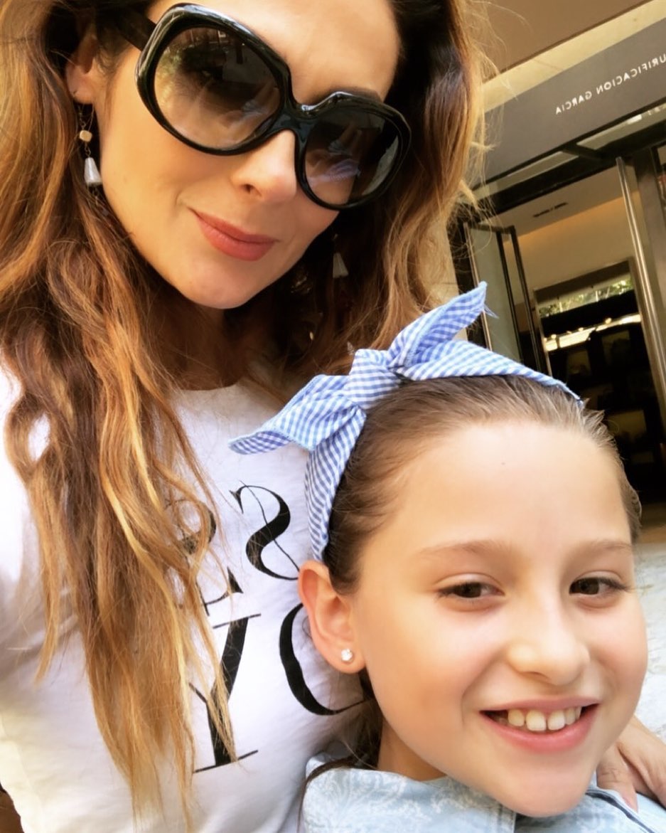 potret sepupu rosalinda bareng buah hatinya © berbagai sumber potret sepupu rosalinda bareng buah hatinya © berbagai sumber