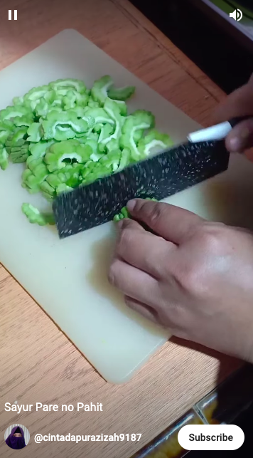 Tanpa perlu direbus dan diremas garam, ini trik masak tumisan pare yang enak dan antipahit