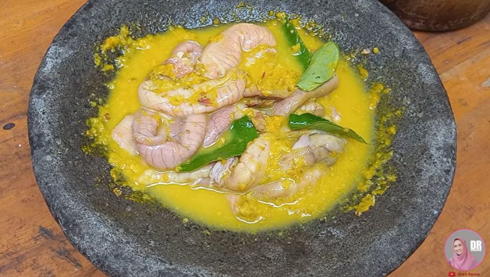 Trik menggoreng telur ikan agar tak mudah hancur, bumbu meresap sempurna, dan antiamis