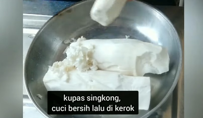 Trik membuat tape singkong tanpa dikemas daun pisang, hasilnya tetap manis dan lembut