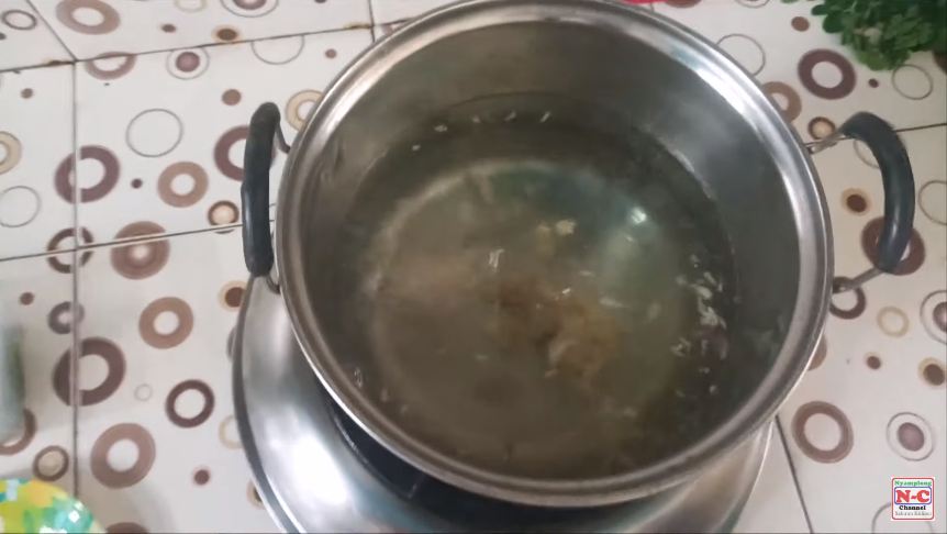 Pakai 3 bahan dapur, ini trik merebus daun kelor agar tidak pahit dan langu