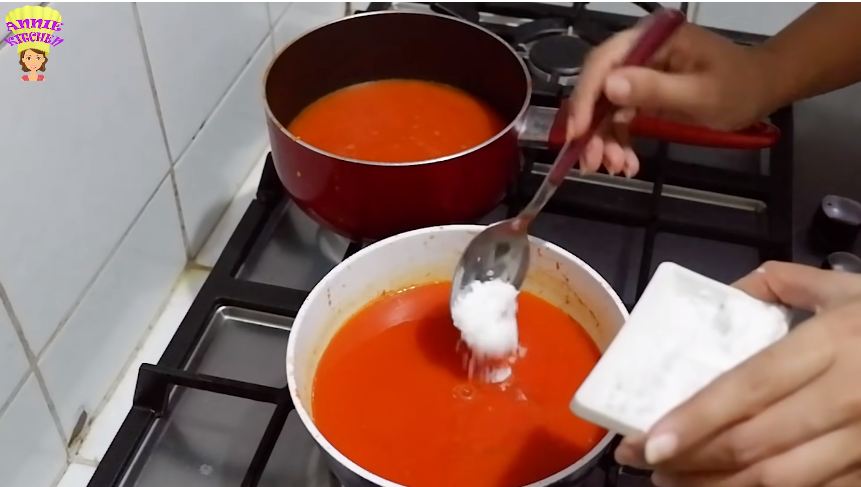 Tanpa pengawet dan pewarna, ini cara bikin saus cabai tetap enak, pedas, & tak busuk hingga 3 bulan